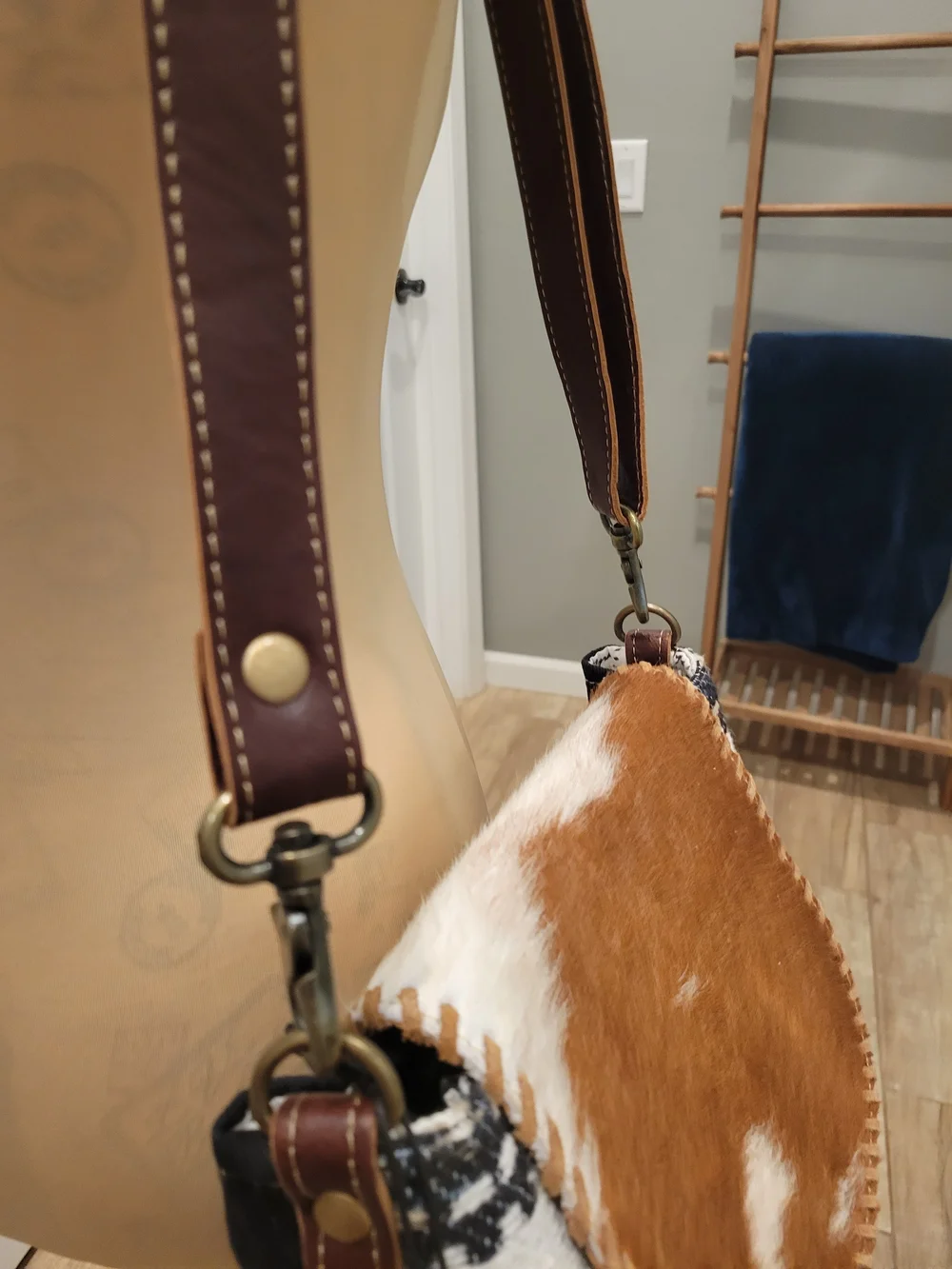 NWT Myra Bag Brown & White Cowhide, Western - Boho Shoulder Satchel - Picture 4 of 11